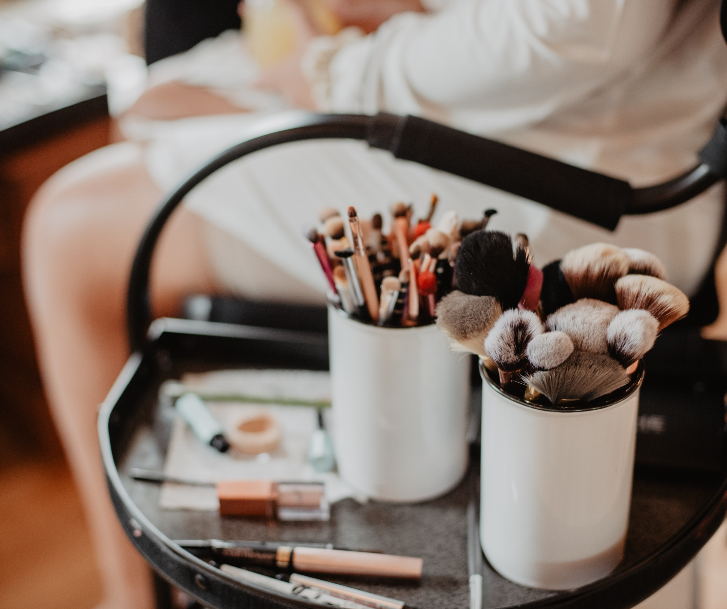 Cómo Crear una Experiencia Profesional para tus Clientes: Consejos para Maquilladores